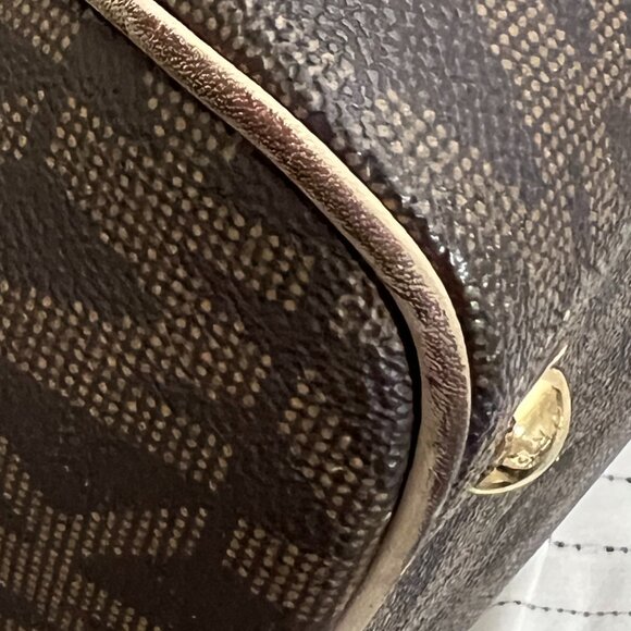 Authentic Michael Kors Grayson bag Large Size - Picture 4 of 6